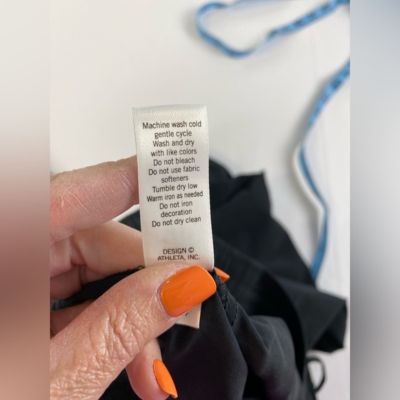 Athleta Prima Capri Black size 12 NWT - Picture 12 of 16